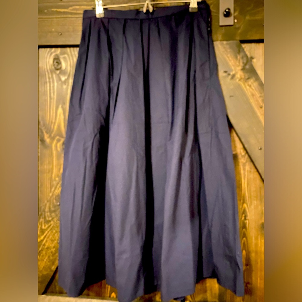 Brand new black pleated cotton skirt